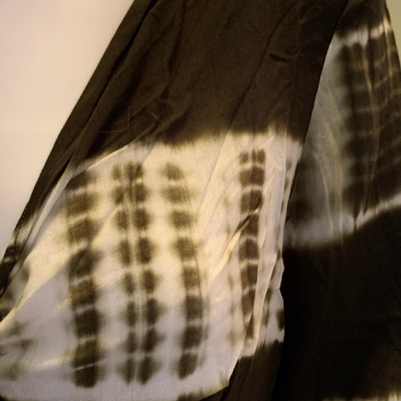 Line & Dot  ANTHRO Shibiri Twist Tie Dye Crop Sm - Picture 3 of 10